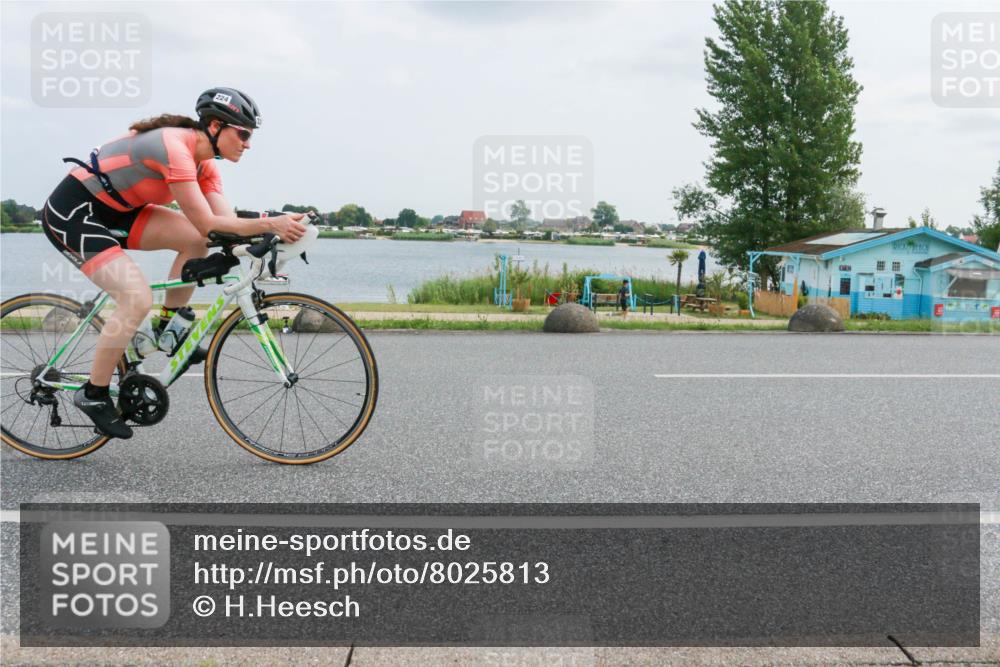21.06.2025 - 27. Vierlanden-Triathlon H.Heesch http://msf.ph/oto/8025813 15.06.2025 12:08:00 Radfahren 218, 224, 716, 935 meine-sportfotos.de