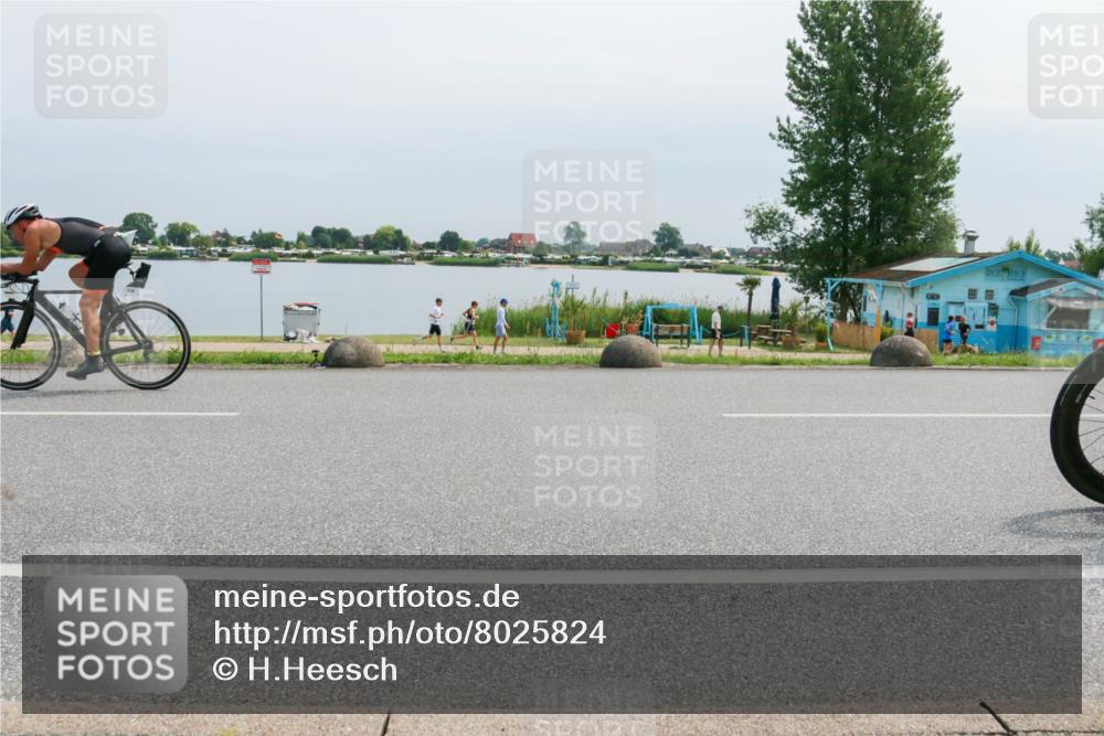 15.06.2025 - 27. Vierlanden-Triathlon H.Heesch http://msf.ph/oto/8025824 15.06.2025 11:17:55 Radfahren 7, 154, 199, 830 meine-sportfotos.de