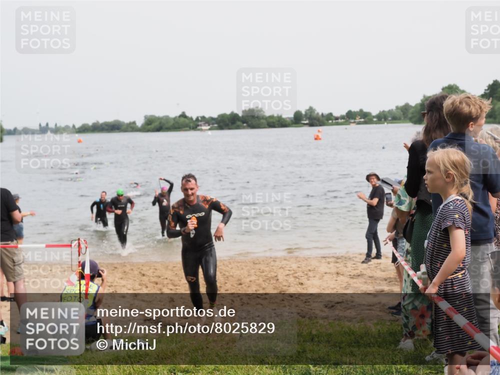 21.06.2025 - 27. Vierlanden-Triathlon MichiJ http://msf.ph/oto/8025829 15.06.2026 10:56:55 Schwimmen 642, 651, 654, 688, 711, 718, 755 meine-sportfotos.de