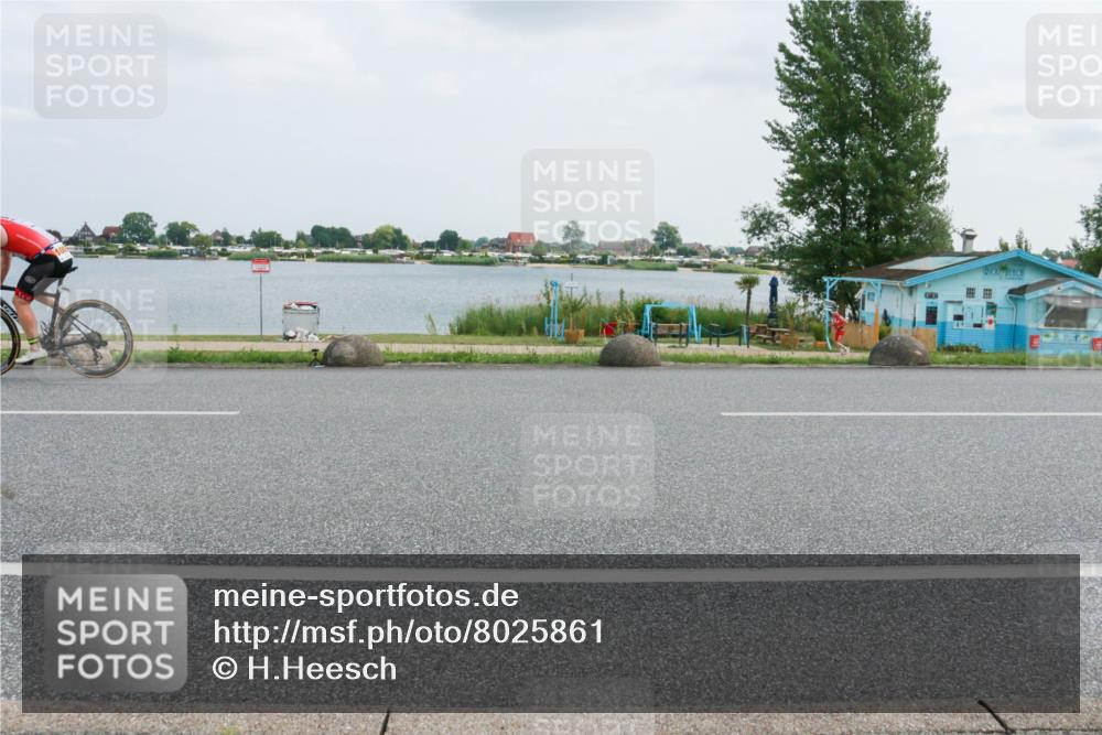 21.06.2025 - 27. Vierlanden-Triathlon H.Heesch http://msf.ph/oto/8025861 15.06.2025 12:08:07 Radfahren 1004, 1005, 1006, 1007, 1008 meine-sportfotos.de