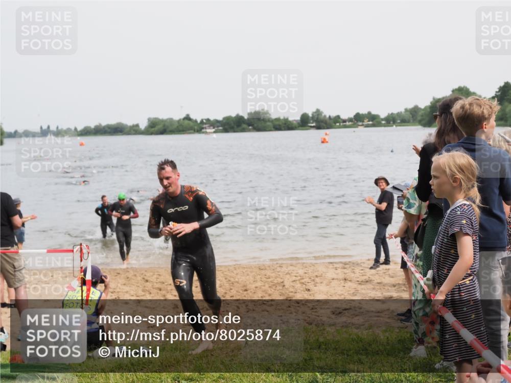 21.06.2025 - 27. Vierlanden-Triathlon MichiJ http://msf.ph/oto/8025874 15.06.2026 10:56:55 Schwimmen 642, 651, 654, 688, 711, 718, 755 meine-sportfotos.de