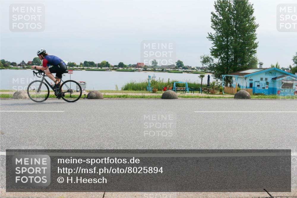 15.06.2025 - 27. Vierlanden-Triathlon H.Heesch http://msf.ph/oto/8025894 15.06.2025 11:18:24 Radfahren 219, 750, 816 meine-sportfotos.de