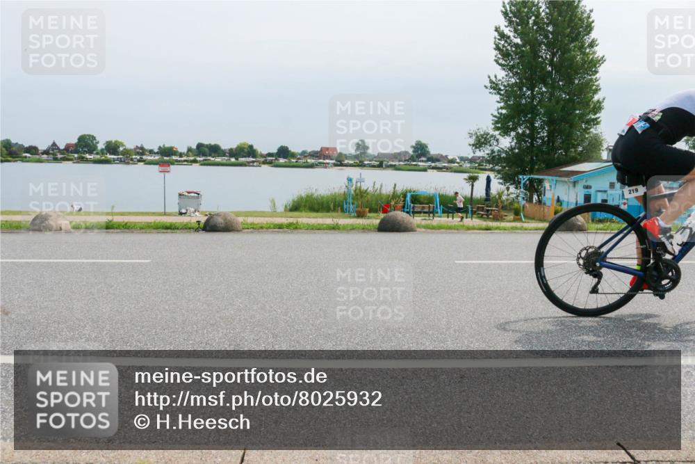 15.06.2025 - 27. Vierlanden-Triathlon H.Heesch http://msf.ph/oto/8025932 15.06.2025 11:18:29 Radfahren 219, 236, 750 meine-sportfotos.de