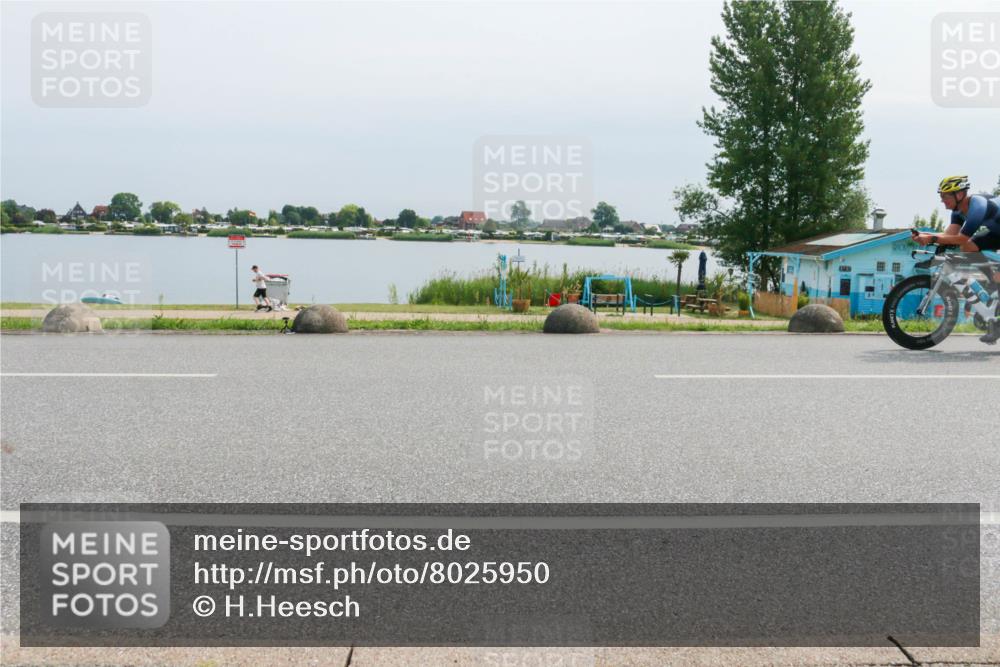 15.06.2025 - 27. Vierlanden-Triathlon H.Heesch http://msf.ph/oto/8025950 15.06.2025 11:18:34 Radfahren 236, 836 meine-sportfotos.de