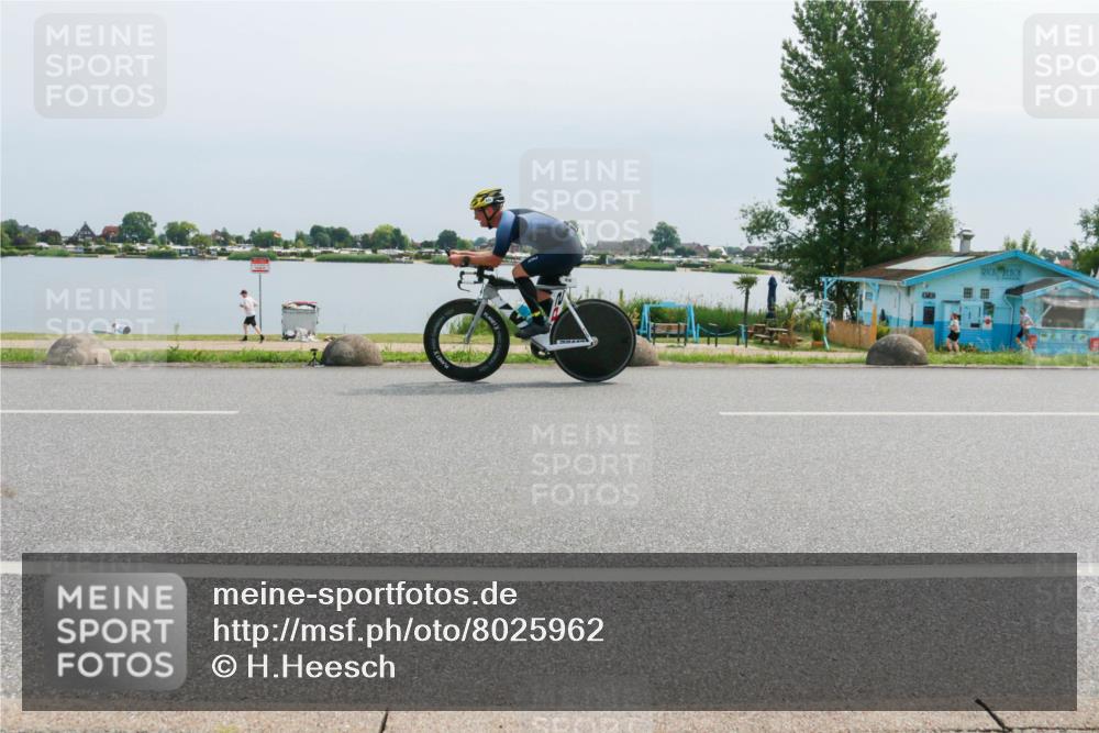 15.06.2025 - 27. Vierlanden-Triathlon H.Heesch http://msf.ph/oto/8025962 15.06.2025 11:18:35 Radfahren 236, 836 meine-sportfotos.de