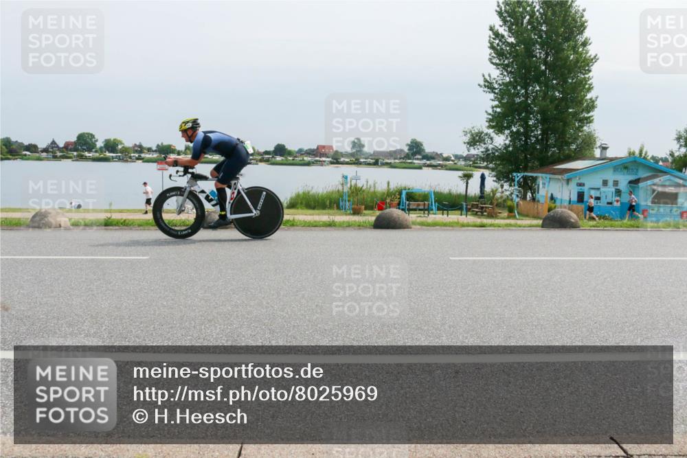 15.06.2025 - 27. Vierlanden-Triathlon H.Heesch http://msf.ph/oto/8025969 15.06.2025 11:18:35 Radfahren 236, 836 meine-sportfotos.de