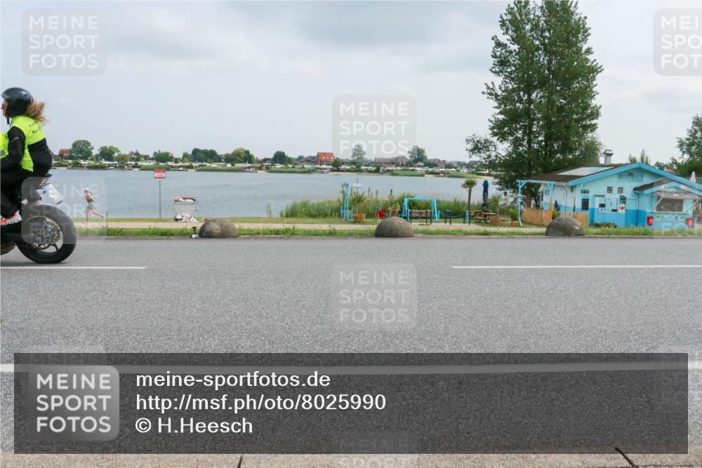 21.06.2025 - 27. Vierlanden-Triathlon H.Heesch http://msf.ph/oto/8025990 15.06.2025 12:09:33 Radfahren 759, 800 meine-sportfotos.de