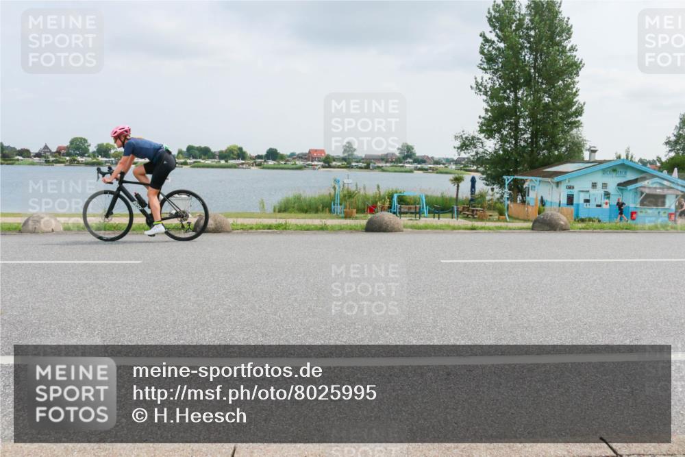 21.06.2025 - 27. Vierlanden-Triathlon H.Heesch http://msf.ph/oto/8025995 15.06.2025 12:09:37 Radfahren 854, 955, 965 meine-sportfotos.de