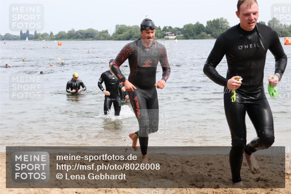 15.06.2025 - 27. Vierlanden-Triathlon Lena Gebhardt http://msf.ph/oto/8026008 15.06.2025 10:57:54 Schwimmen 640, 647, 686, 705, 738, 774 meine-sportfotos.de