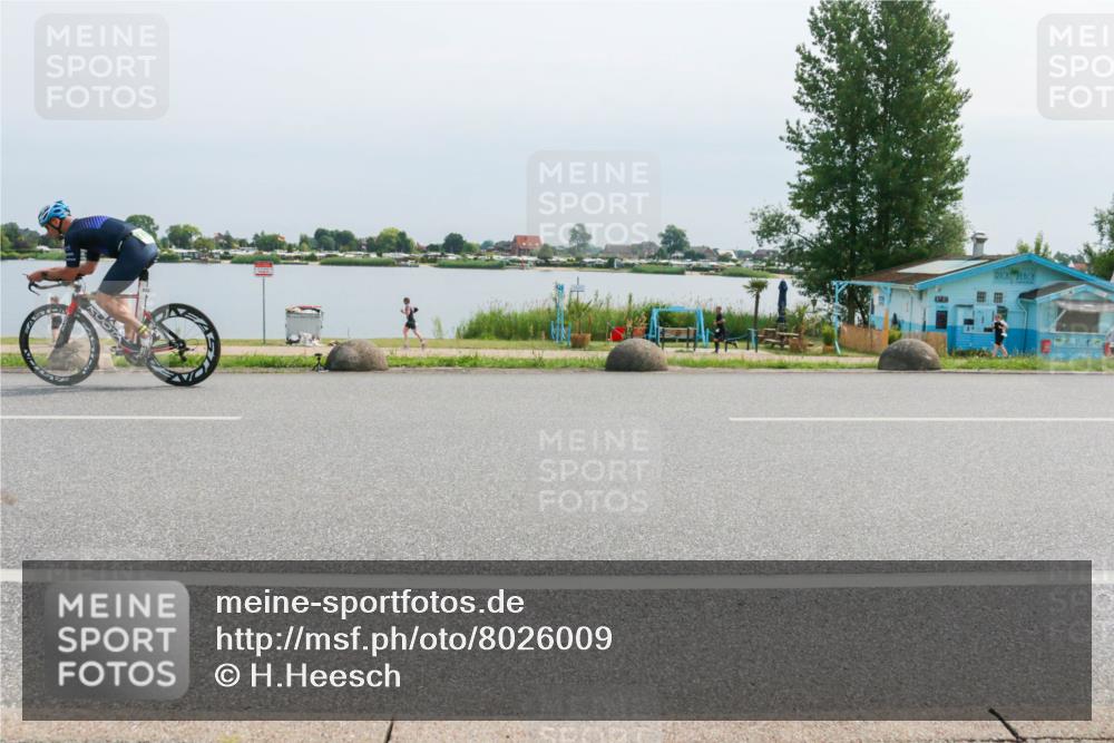 15.06.2025 - 27. Vierlanden-Triathlon H.Heesch http://msf.ph/oto/8026009 15.06.2025 11:18:48 Radfahren 832, 846, 863 meine-sportfotos.de