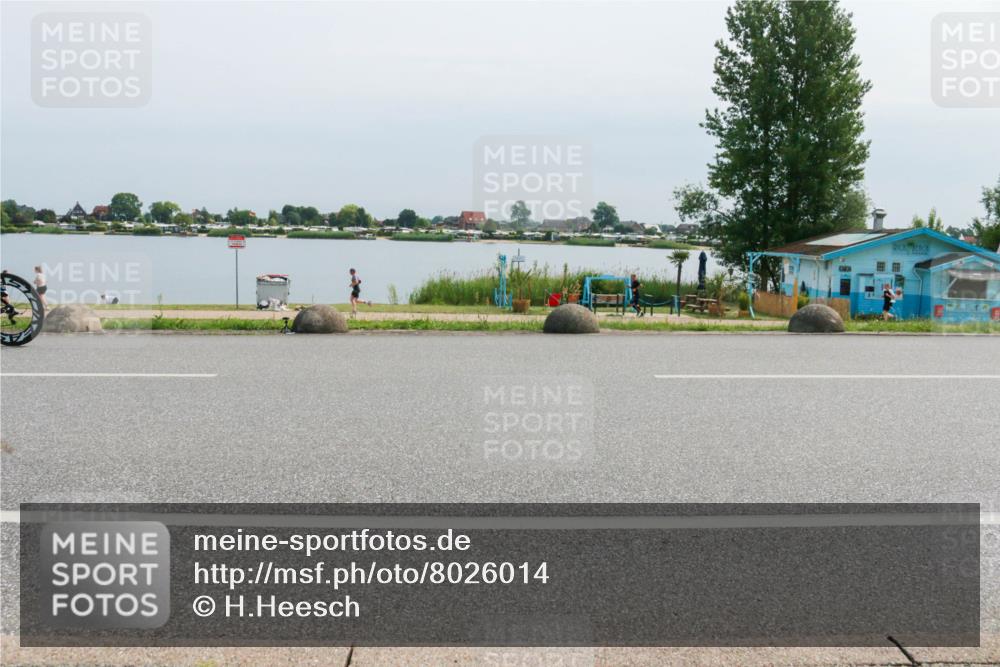 15.06.2025 - 27. Vierlanden-Triathlon H.Heesch http://msf.ph/oto/8026014 15.06.2025 11:18:48 Radfahren 832, 846, 863 meine-sportfotos.de