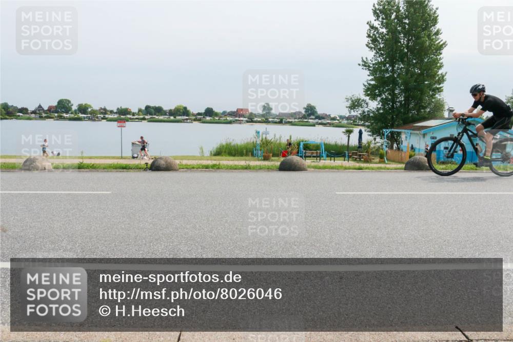 15.06.2025 - 27. Vierlanden-Triathlon H.Heesch http://msf.ph/oto/8026046 15.06.2025 11:18:49 Radfahren 745, 832, 846, 863 meine-sportfotos.de