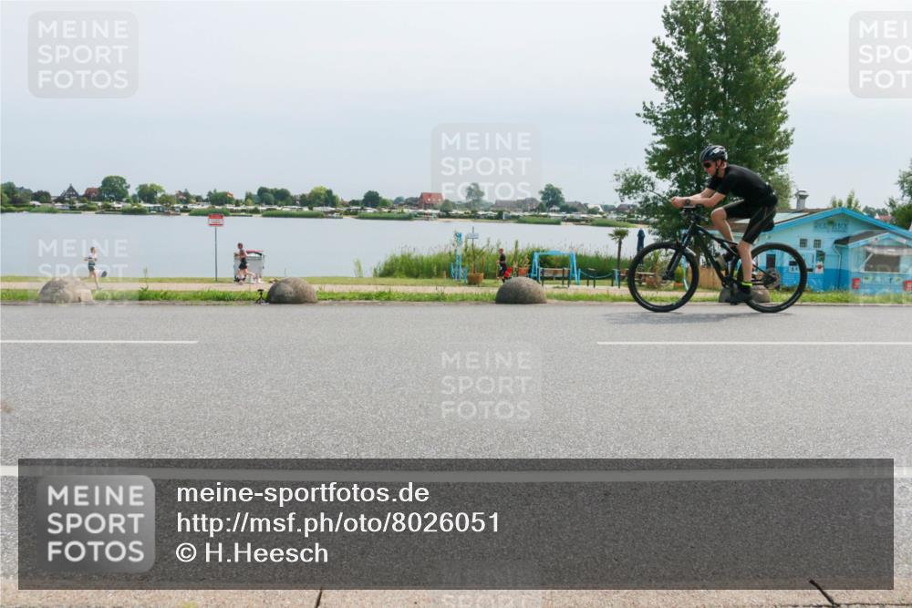 15.06.2025 - 27. Vierlanden-Triathlon H.Heesch http://msf.ph/oto/8026051 15.06.2025 11:18:49 Radfahren 745, 832, 846, 863 meine-sportfotos.de