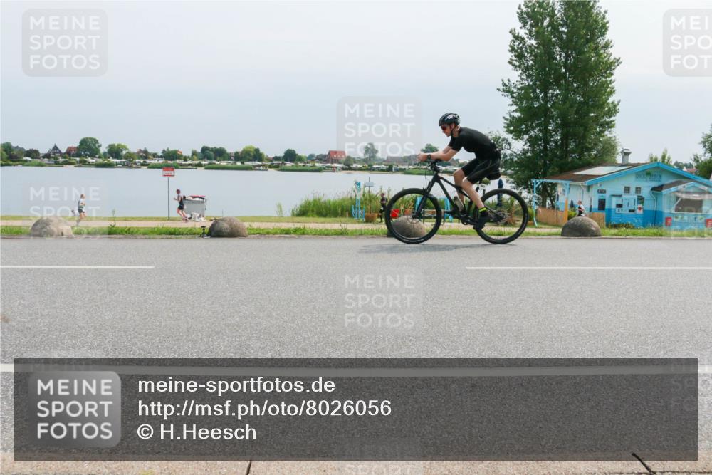 15.06.2025 - 27. Vierlanden-Triathlon H.Heesch http://msf.ph/oto/8026056 15.06.2025 11:18:49 Radfahren 745, 832, 846, 863 meine-sportfotos.de
