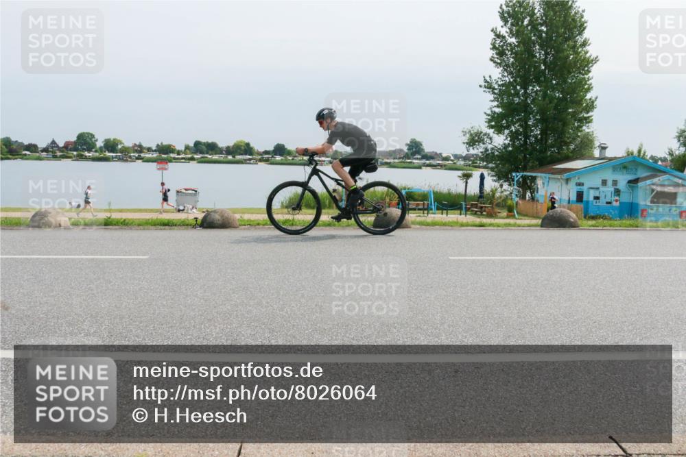 15.06.2025 - 27. Vierlanden-Triathlon H.Heesch http://msf.ph/oto/8026064 15.06.2025 11:18:49 Radfahren 745, 832, 846, 863 meine-sportfotos.de