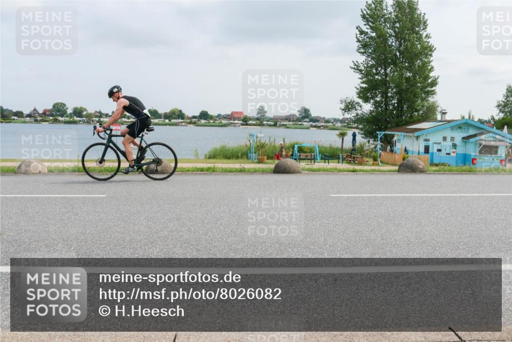 21.06.2025 - 27. Vierlanden-Triathlon H.Heesch http://msf.ph/oto/8026082 15.06.2025 12:10:17 Radfahren 742, 849 meine-sportfotos.de