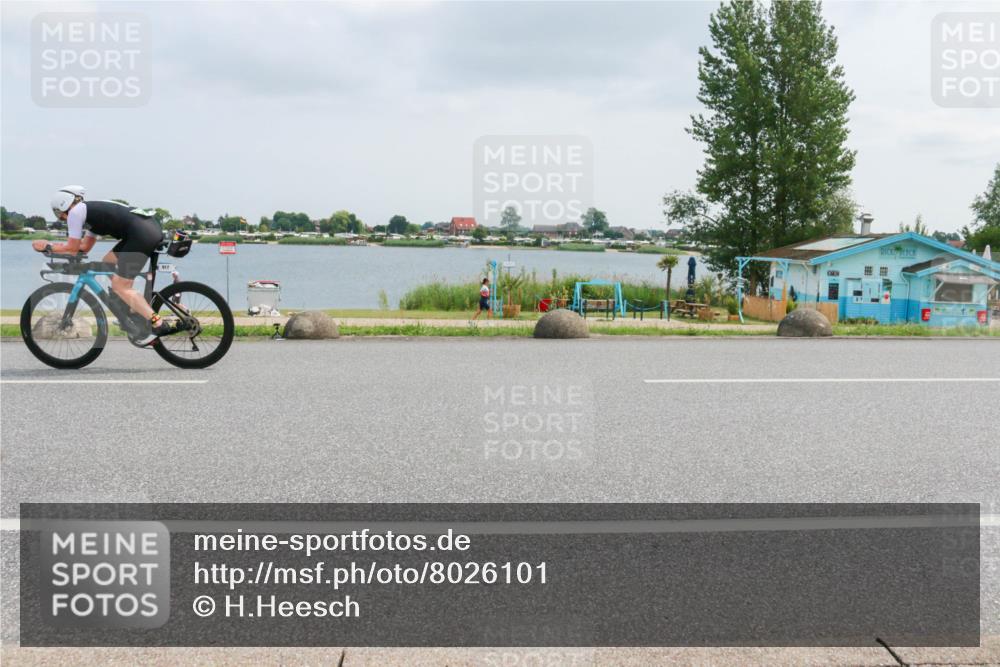 21.06.2025 - 27. Vierlanden-Triathlon H.Heesch http://msf.ph/oto/8026101 15.06.2025 12:10:25 Radfahren 917 meine-sportfotos.de