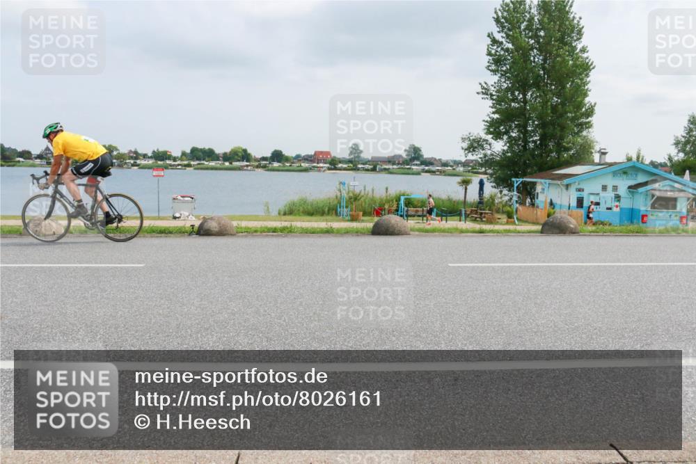 21.06.2025 - 27. Vierlanden-Triathlon H.Heesch http://msf.ph/oto/8026161 15.06.2025 12:10:45 Radfahren 837, 956 meine-sportfotos.de