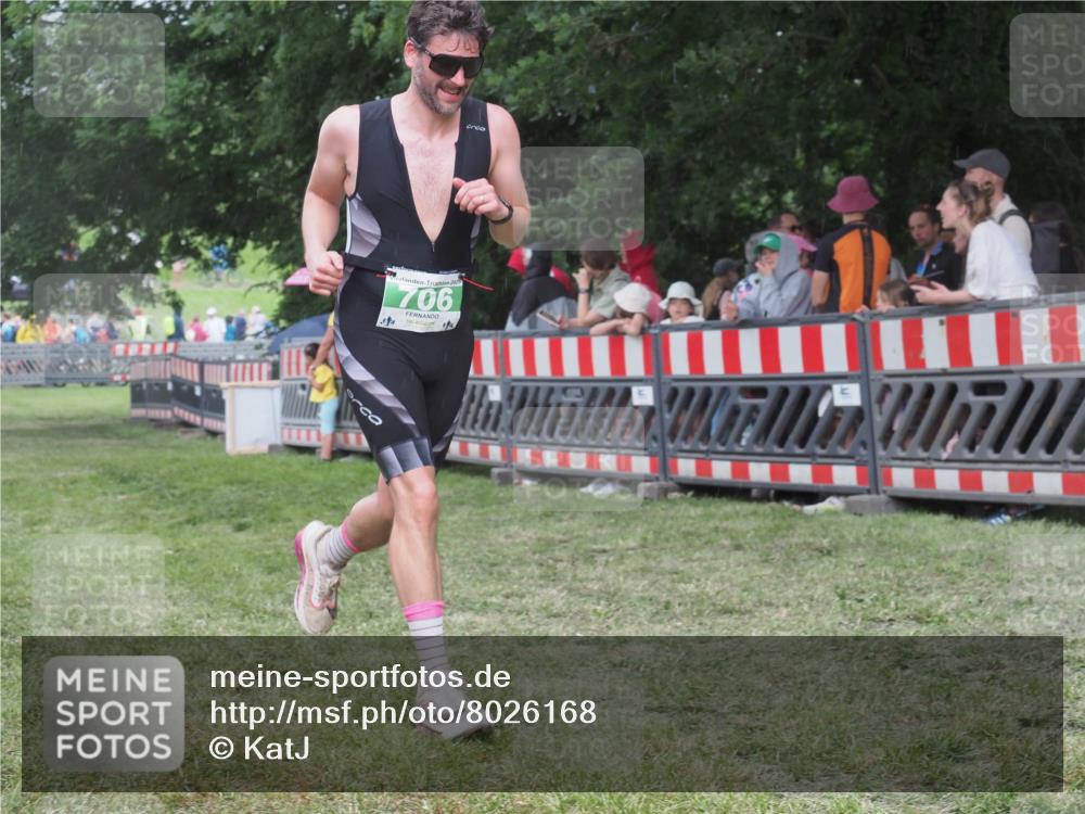 21.06.2025 - 27. Vierlanden-Triathlon KatJ http://msf.ph/oto/8026168 15.06.2025 13:28:59 Ziel 706 meine-sportfotos.de