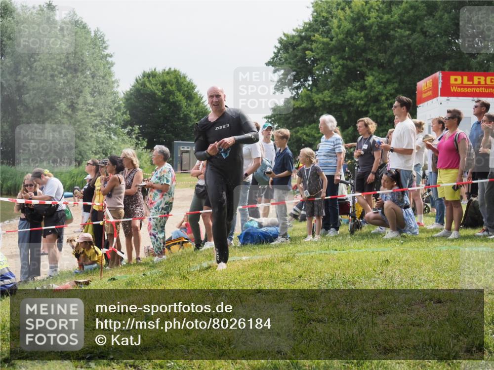 15.06.2025 - 27. Vierlanden-Triathlon KatJ http://msf.ph/oto/8026184 15.06.2025 10:59:39 Schwimmen 641, 668, 751 meine-sportfotos.de