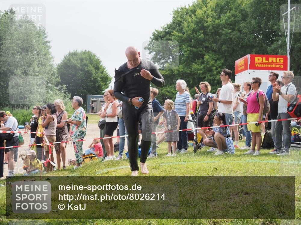 15.06.2025 - 27. Vierlanden-Triathlon KatJ http://msf.ph/oto/8026214 15.06.2025 10:59:40 Schwimmen 641, 668, 751 meine-sportfotos.de