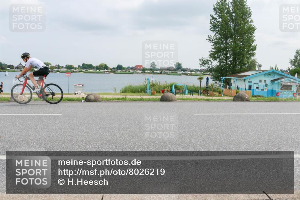 21.06.2025 - 27. Vierlanden-Triathlon H.Heesch http://msf.ph/oto/8026219 15.06.2025 12:11:02 Radfahren 880, 885, 932 meine-sportfotos.de