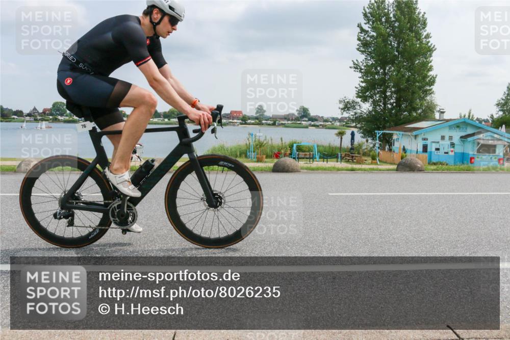 21.06.2025 - 27. Vierlanden-Triathlon H.Heesch http://msf.ph/oto/8026235 15.06.2025 12:11:17 Radfahren 760, 761 meine-sportfotos.de
