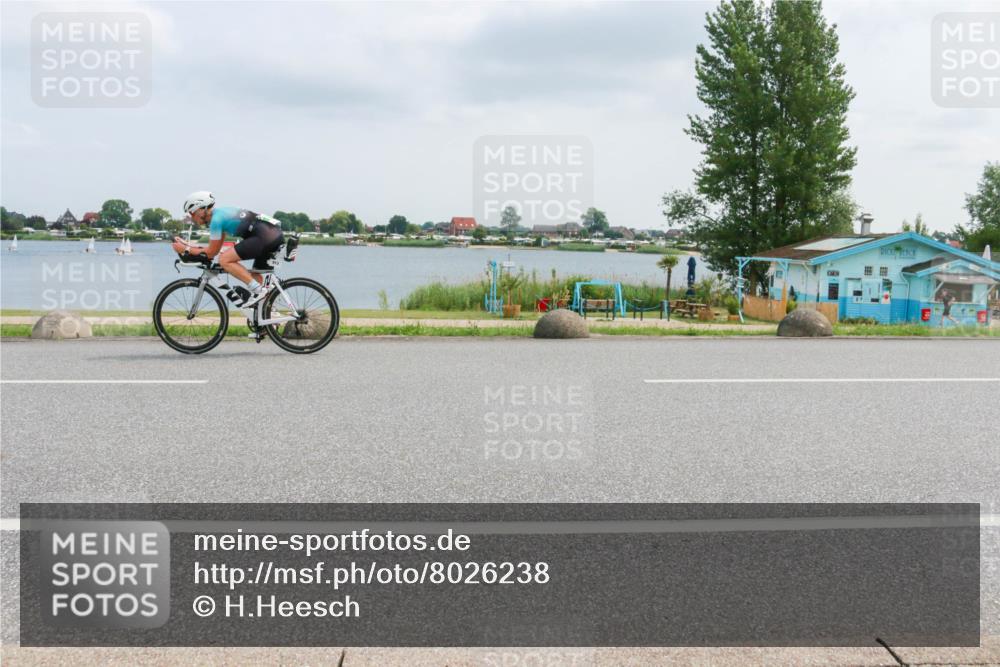 21.06.2025 - 27. Vierlanden-Triathlon H.Heesch http://msf.ph/oto/8026238 15.06.2025 12:11:21 Radfahren 913 meine-sportfotos.de