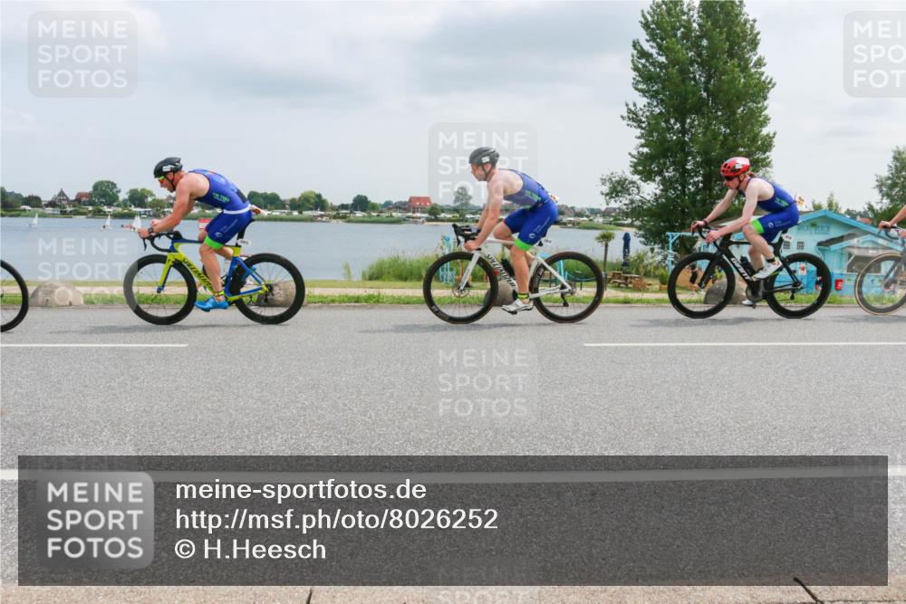 21.06.2025 - 27. Vierlanden-Triathlon H.Heesch http://msf.ph/oto/8026252 15.06.2025 12:11:24 Radfahren 705, 913, 1014, 1015, 1016, 1017, 1018 meine-sportfotos.de