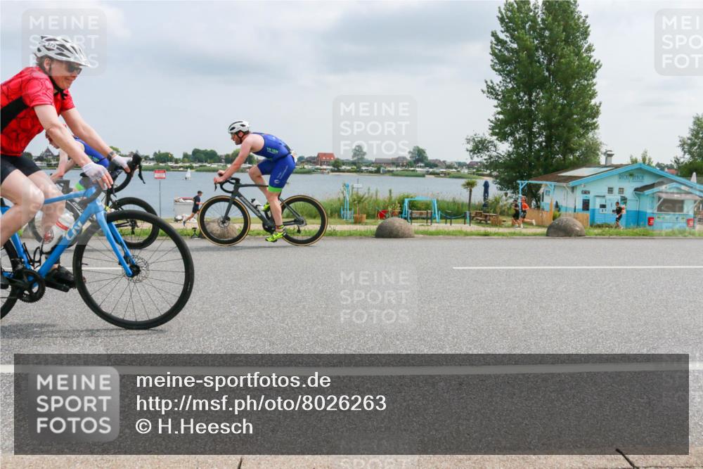 21.06.2025 - 27. Vierlanden-Triathlon H.Heesch http://msf.ph/oto/8026263 15.06.2025 12:11:24 Radfahren 705, 913, 1014, 1015, 1016, 1017, 1018 meine-sportfotos.de