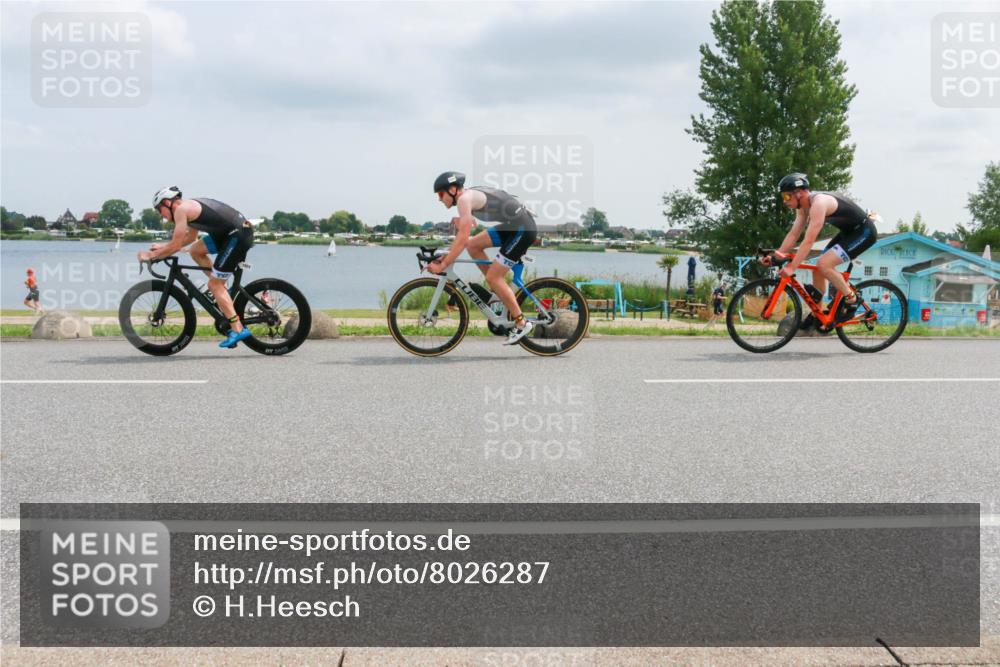 21.06.2025 - 27. Vierlanden-Triathlon H.Heesch http://msf.ph/oto/8026287 15.06.2025 12:11:31 Radfahren 705, 806, 1024, 1025, 1026, 1027 meine-sportfotos.de