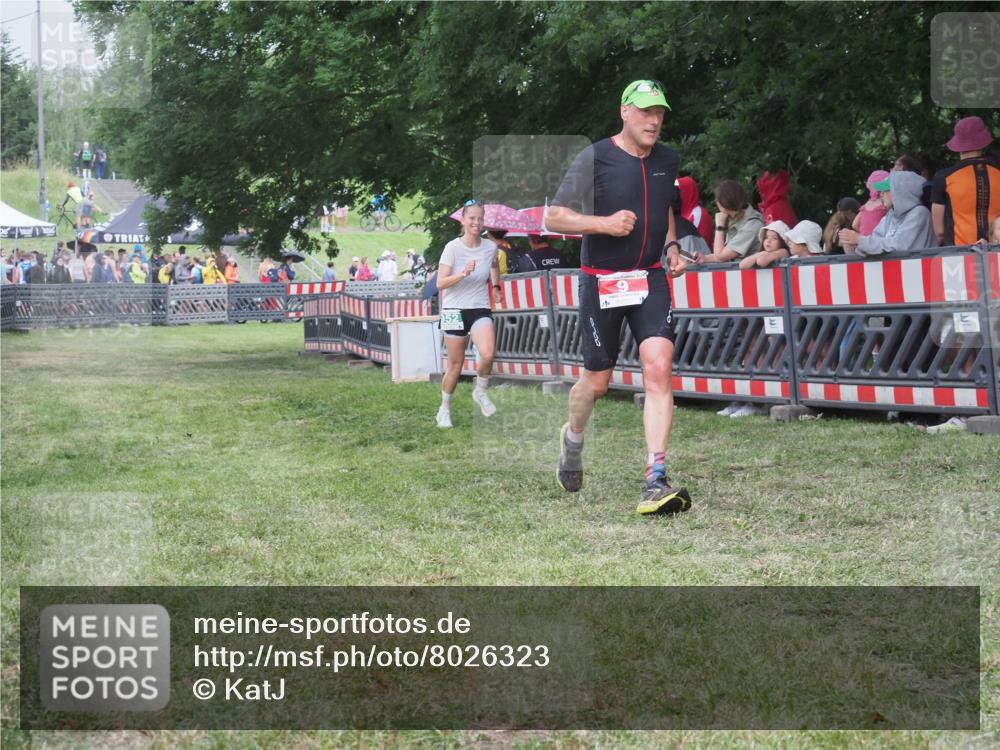 21.06.2025 - 27. Vierlanden-Triathlon KatJ http://msf.ph/oto/8026323 15.06.2025 13:29:14 Ziel 9, 952 meine-sportfotos.de