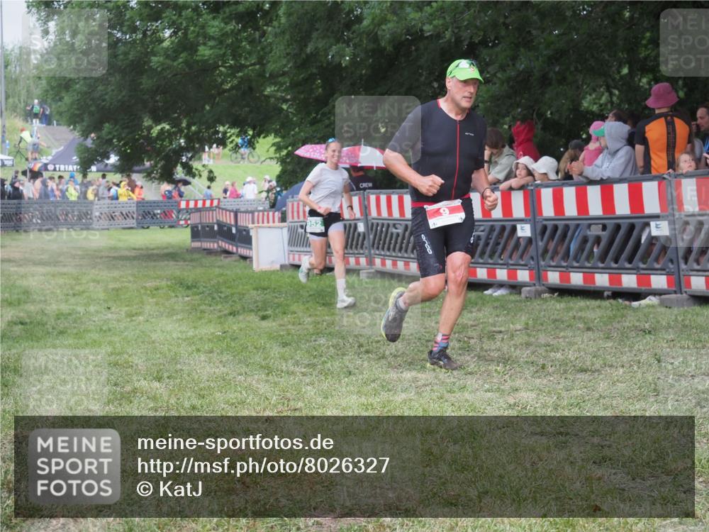 21.06.2025 - 27. Vierlanden-Triathlon KatJ http://msf.ph/oto/8026327 15.06.2025 13:29:14 Ziel 9, 952 meine-sportfotos.de