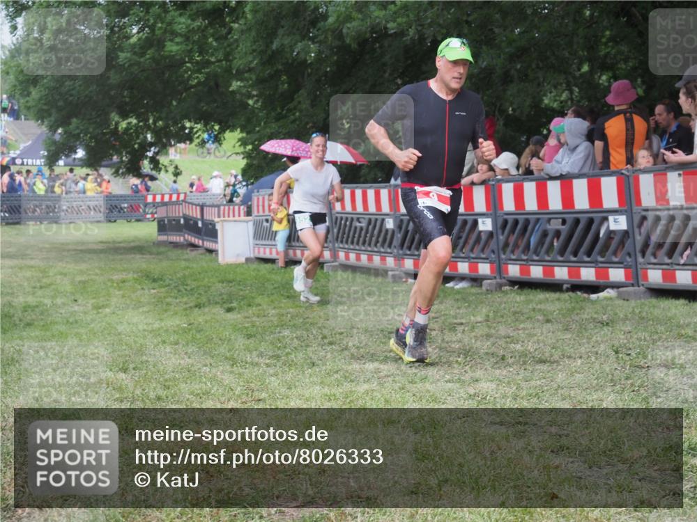 21.06.2025 - 27. Vierlanden-Triathlon KatJ http://msf.ph/oto/8026333 15.06.2025 13:29:14 Ziel 9, 952 meine-sportfotos.de