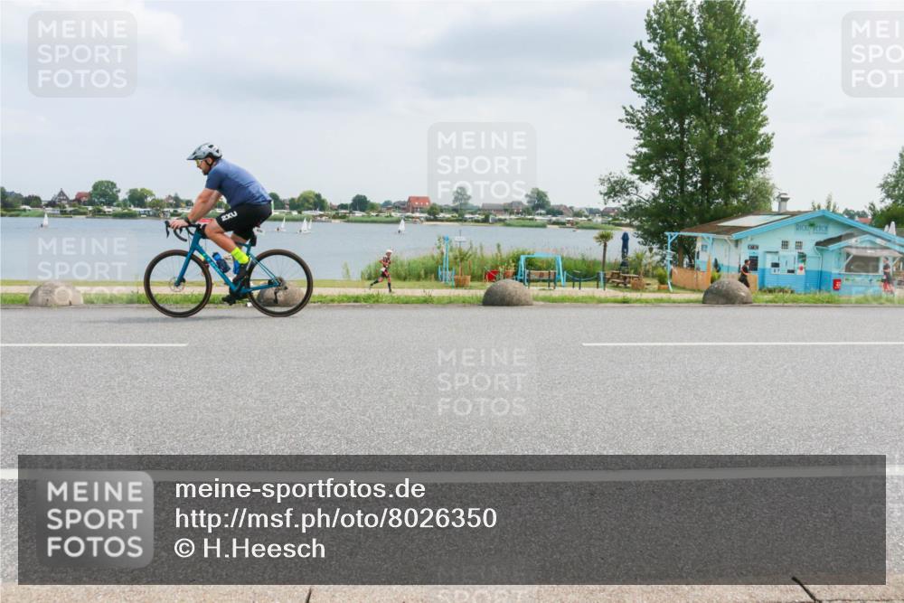 21.06.2025 - 27. Vierlanden-Triathlon H.Heesch http://msf.ph/oto/8026350 15.06.2025 12:11:44 Radfahren 229, 826, 898 meine-sportfotos.de