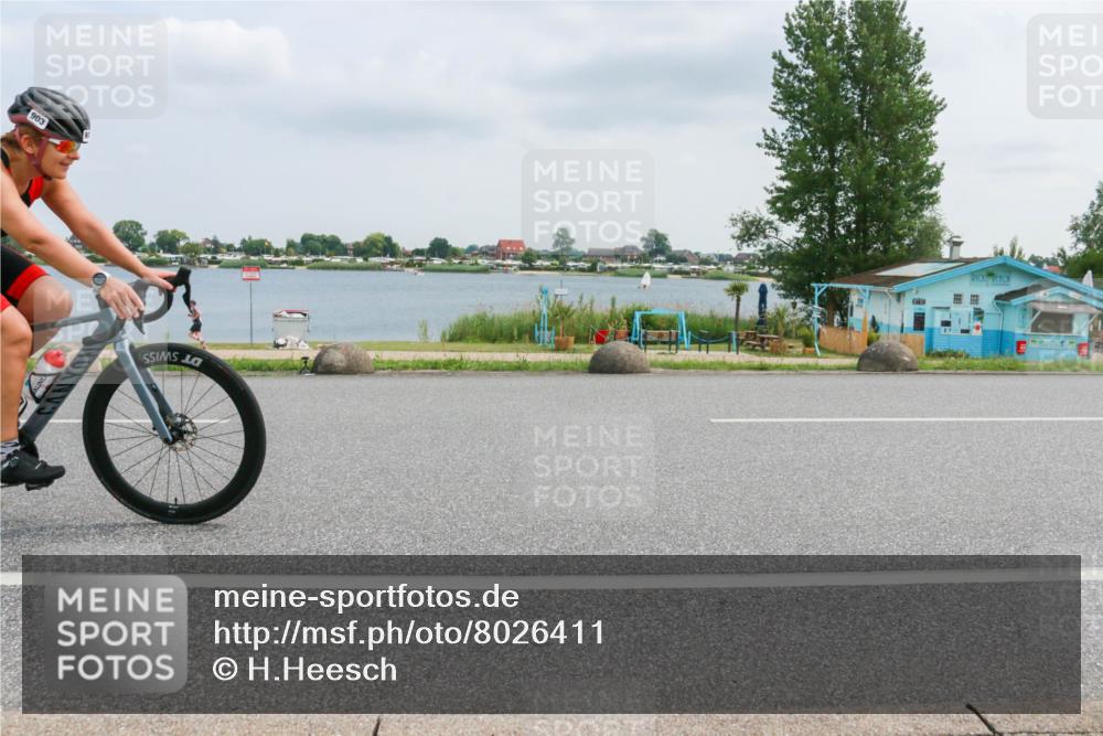 21.06.2025 - 27. Vierlanden-Triathlon H.Heesch http://msf.ph/oto/8026411 15.06.2025 12:12:44 Radfahren 903 meine-sportfotos.de