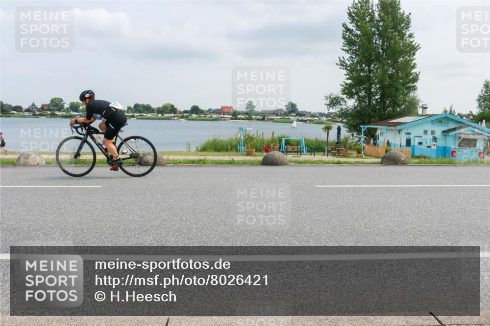 21.06.2025 - 27. Vierlanden-Triathlon H.Heesch http://msf.ph/oto/8026421 15.06.2025 12:12:46 Radfahren 903, 914 meine-sportfotos.de