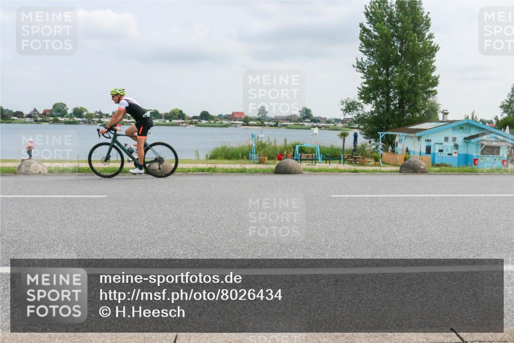 21.06.2025 - 27. Vierlanden-Triathlon H.Heesch http://msf.ph/oto/8026434 15.06.2025 12:12:48 Radfahren 875, 903, 914 meine-sportfotos.de