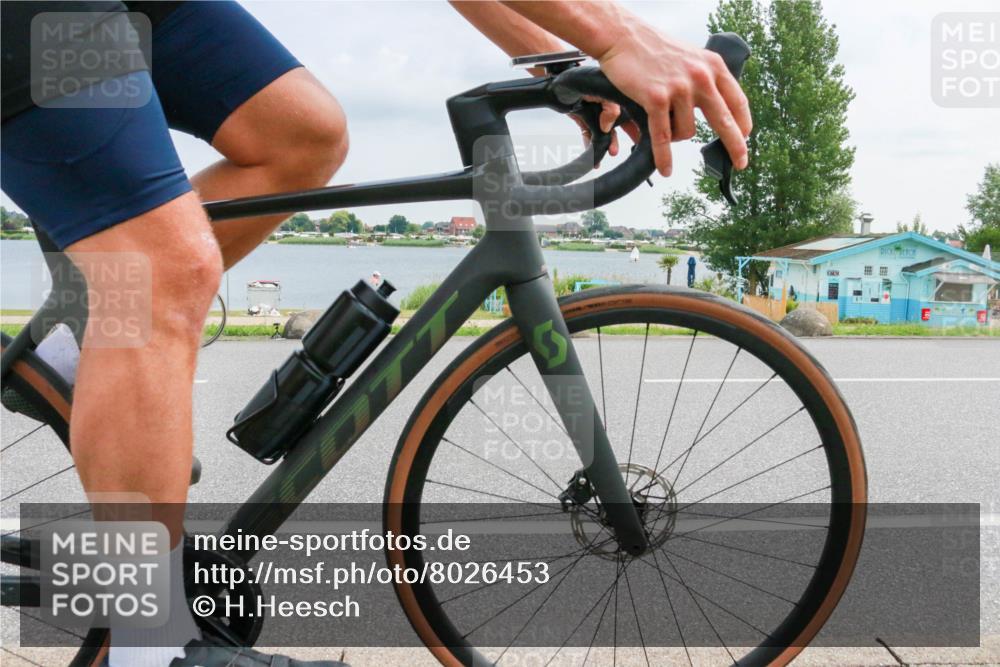 21.06.2025 - 27. Vierlanden-Triathlon H.Heesch http://msf.ph/oto/8026453 15.06.2025 12:12:52 Radfahren 71, 875, 914, 969 meine-sportfotos.de