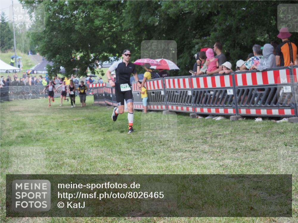 21.06.2025 - 27. Vierlanden-Triathlon KatJ http://msf.ph/oto/8026465 15.06.2025 13:29:36 Ziel 717, 1061, 1069, 1070, 1071 meine-sportfotos.de
