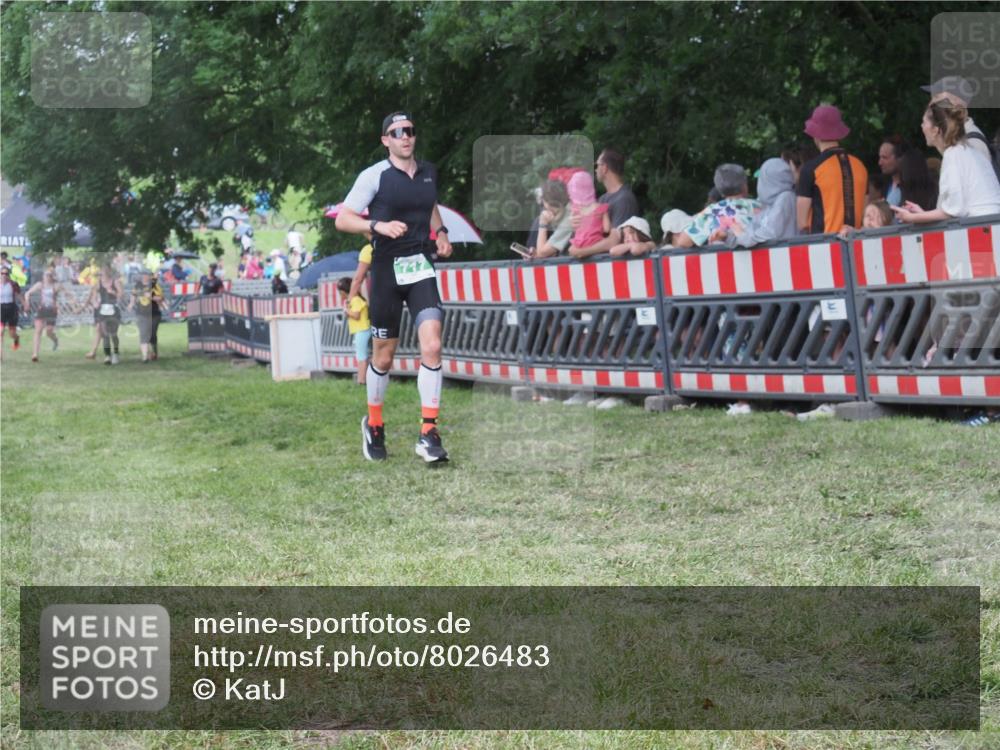 21.06.2025 - 27. Vierlanden-Triathlon KatJ http://msf.ph/oto/8026483 15.06.2025 13:29:36 Ziel 717, 1061, 1069, 1070, 1071 meine-sportfotos.de