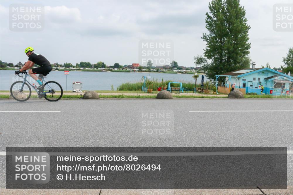 21.06.2025 - 27. Vierlanden-Triathlon H.Heesch http://msf.ph/oto/8026494 15.06.2025 12:12:57 Radfahren 71, 922, 940, 957, 969 meine-sportfotos.de