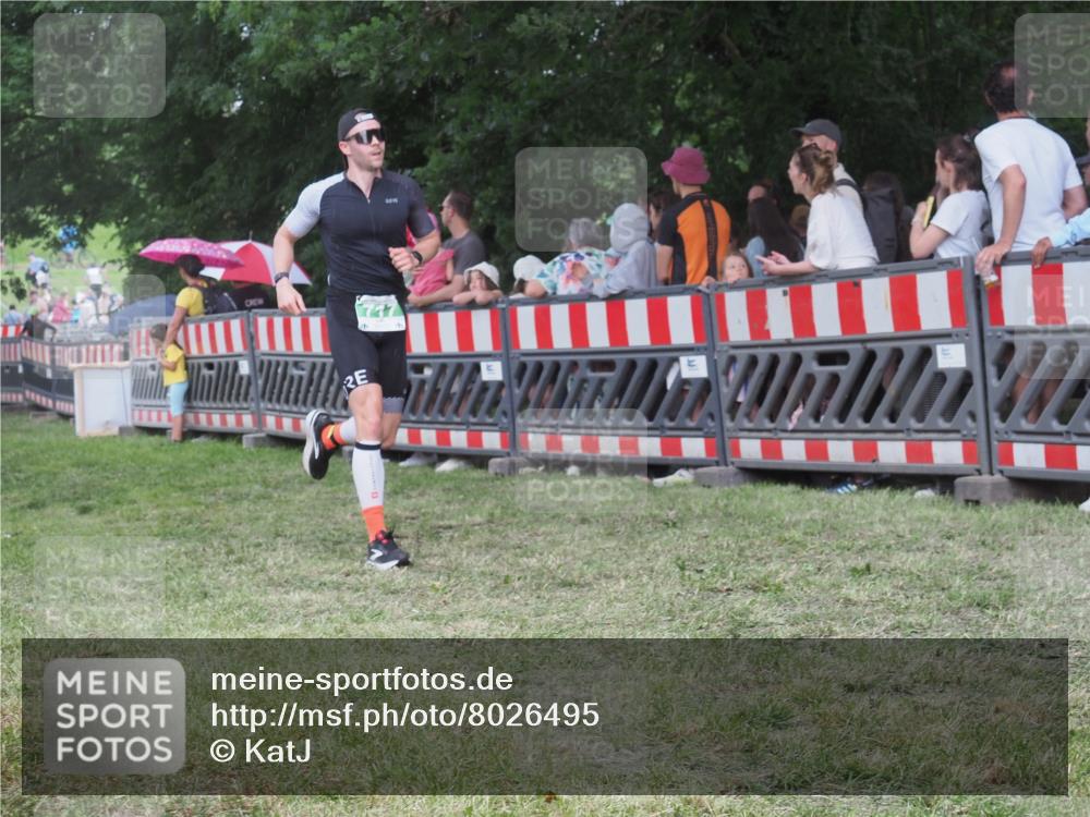 21.06.2025 - 27. Vierlanden-Triathlon KatJ http://msf.ph/oto/8026495 15.06.2025 13:29:37 Ziel 717, 1061, 1069, 1070, 1071 meine-sportfotos.de