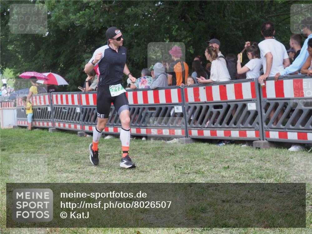 21.06.2025 - 27. Vierlanden-Triathlon KatJ http://msf.ph/oto/8026507 15.06.2025 13:29:37 Ziel 717, 1061, 1069, 1070, 1071 meine-sportfotos.de