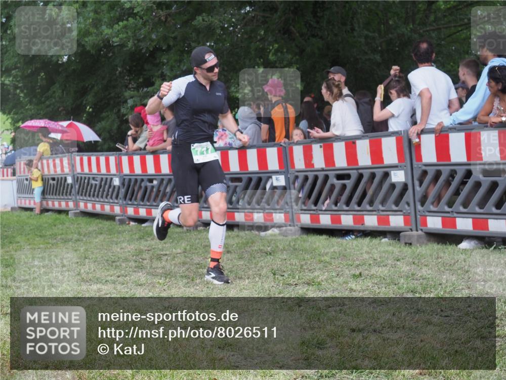 21.06.2025 - 27. Vierlanden-Triathlon KatJ http://msf.ph/oto/8026511 15.06.2025 13:29:37 Ziel 717, 1061, 1069, 1070, 1071 meine-sportfotos.de