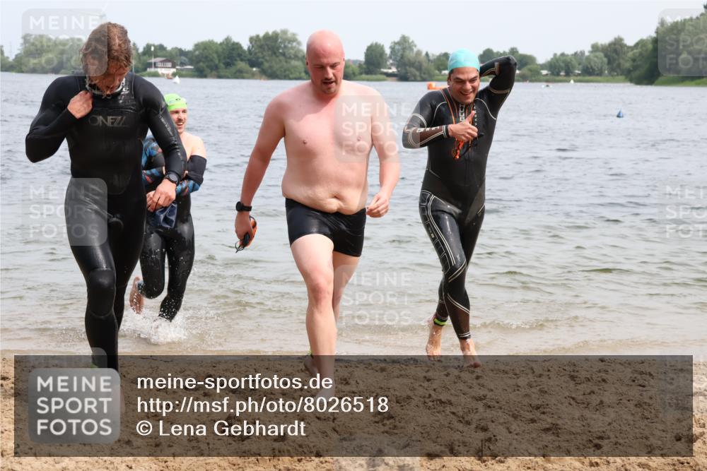 15.06.2025 - 27. Vierlanden-Triathlon Lena Gebhardt http://msf.ph/oto/8026518 15.06.2025 10:58:36 Schwimmen 636, 643, 667, 684, 732, 741, 743, 747 meine-sportfotos.de