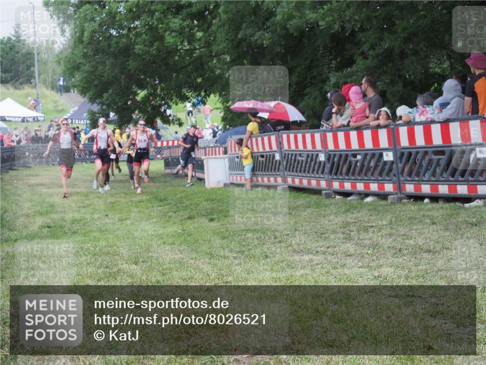 21.06.2025 - 27. Vierlanden-Triathlon KatJ http://msf.ph/oto/8026521 15.06.2025 13:29:39 Ziel 717, 1061, 1069, 1070, 1071 meine-sportfotos.de