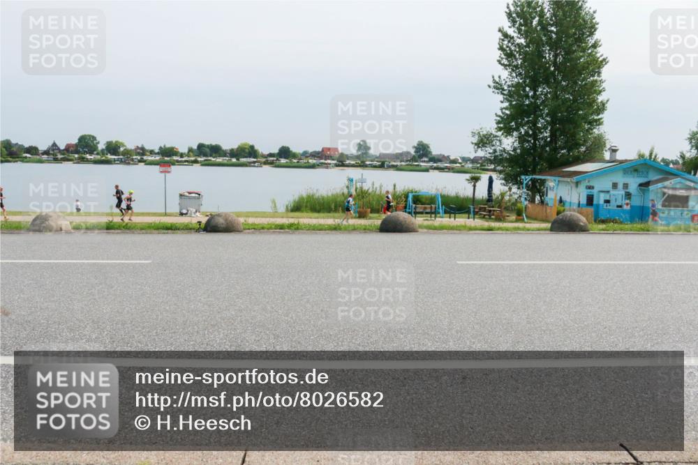 15.06.2025 - 27. Vierlanden-Triathlon H.Heesch http://msf.ph/oto/8026582 15.06.2025 11:18:53 Radfahren 745, 754, 832, 863 meine-sportfotos.de