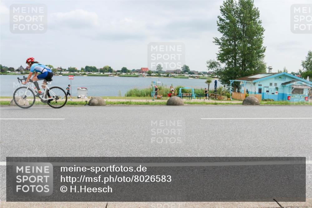 21.06.2025 - 27. Vierlanden-Triathlon H.Heesch http://msf.ph/oto/8026583 15.06.2025 12:13:42 Radfahren 890, 941, 950, 961 meine-sportfotos.de