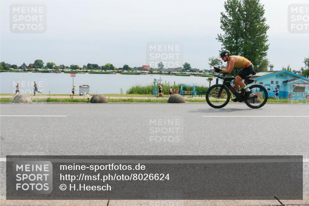 15.06.2025 - 27. Vierlanden-Triathlon H.Heesch http://msf.ph/oto/8026624 15.06.2025 11:18:54 Radfahren 745, 754, 832, 863 meine-sportfotos.de
